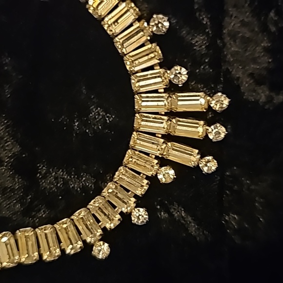 BEAUTIFUL RINESTONES NECKLACE. - Picture 5 of 6